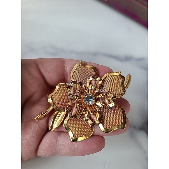Prong Set Rhinestone Gold Tone Metal Floral Brooch Vintage, READ - Picture 7 of 10